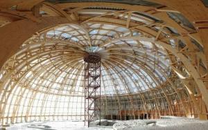 Em São Petersburgo, um dos a maior cúpula de madeira do mundo! E qual é a sua altura?