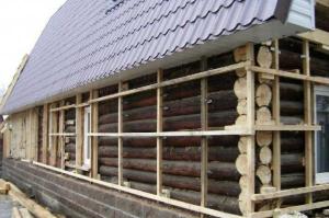 Reconstrução das casas de madeira na região de Moscou