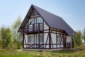 Montagem casas de madeira: características e benefícios