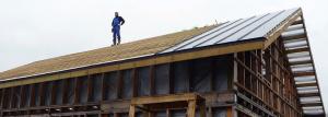 Instalação de telhado costura: arranjo torta de coberturas e de instalação de painéis de pé costura