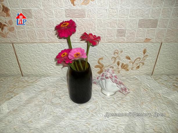 vaso de ready-made de flores da garrafa
