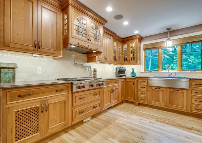 Como eo que cuidados para armários de cozinha de madeira? 