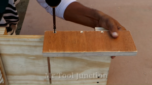 Como transformar uma máquina de perfuração em um carpinteiro: uma ferramenta com suas próprias mãos - uma revisão